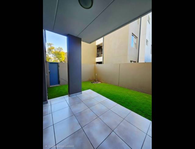 2 BEDROOM APARTMENT FOR SALE IN BRYANSTON